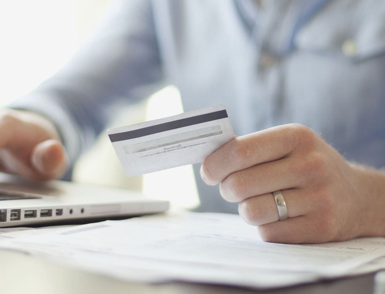 Die Kreditkarte von Kredit Team bietet Ihnen flexible Rückzahlungsmöglichkeiten und faire Zinssätze. Erfahren Sie jetzt mehr über die Vorzüge der Kreditkarte!